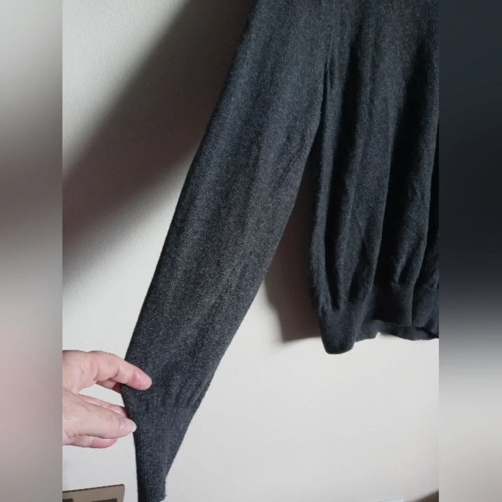 Banana Republic Size Medium Gray Sweater - Picture 4 of 5